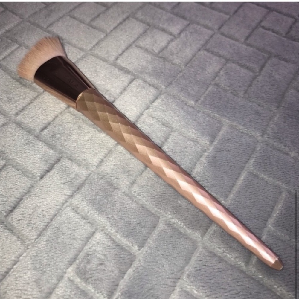 🪞 NEW contour makeup metallic pink brush - Picture 4 of 5